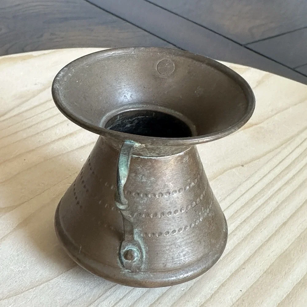 VTG Artisan Mini Hammered Copper Spittoon Vase 2.5 Inch‎ Double Braid Handles